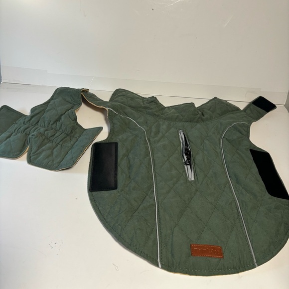 THINK! Reversible Dog Pet Coat Quilted Hook & Loop closure Green Tan NWOT - Picture 11 of 15